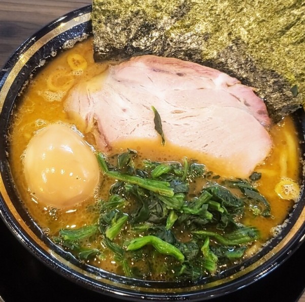 「ラーメン＋味玉 800円」@家系ラーメン がくの写真