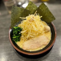 横浜家系ラーメン 金山家 植田店の写真