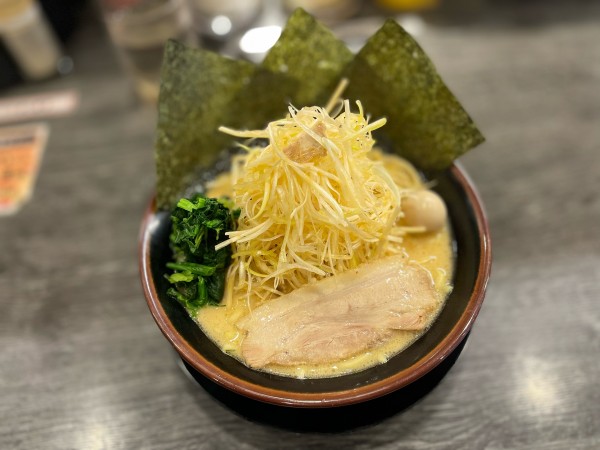 「ねぎらーめん(醤油)」@横浜家系ラーメン 金山家 植田店の写真