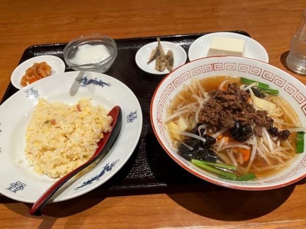 「海華麺（小）＋チャーハン　710円」@海華 餃子房 八柱店の写真