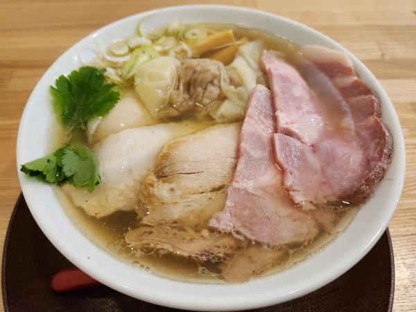 「特製しなそば(醤油)」@手打ち正麺 Hachimitsuの写真