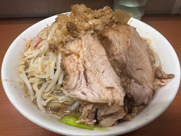 「豚ラーメン・ニンニク少な目（1200円）」@ラーメン荘 地球規模で考えろ ソラの写真