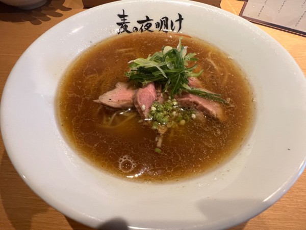 「【期間限定】鴨と山椒の中華そば＋替え玉（1300＋150円）」@麦の夜明けの写真