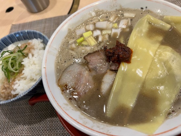 「【3月限定】極ニボ・煮豚＋セアブライス（1000＋250円）」@らーめん セアブラノ神 壬生本店の写真