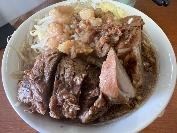 「豚ラーメン・ニンニク少な目（1200円）」@ラーメン荘 地球規模で考えろ ソラの写真