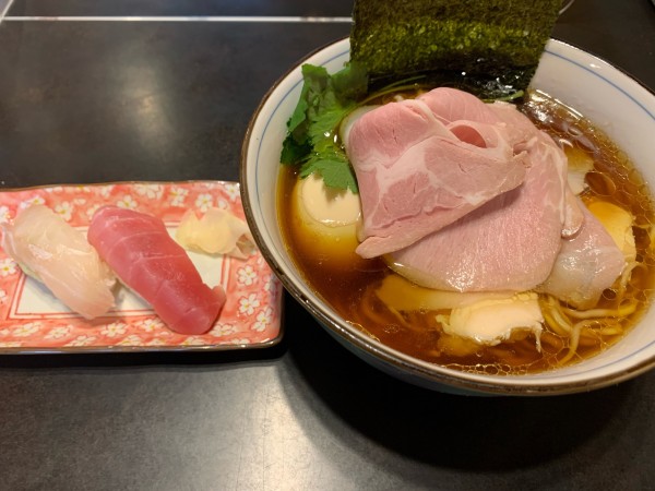 「特製四つ葉そば＋本日のにぎり」@中華そば 四つ葉の写真