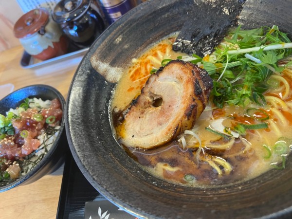 「まぐろ飯セット特製みそ(1330円)」@ら～麺処 克享の写真