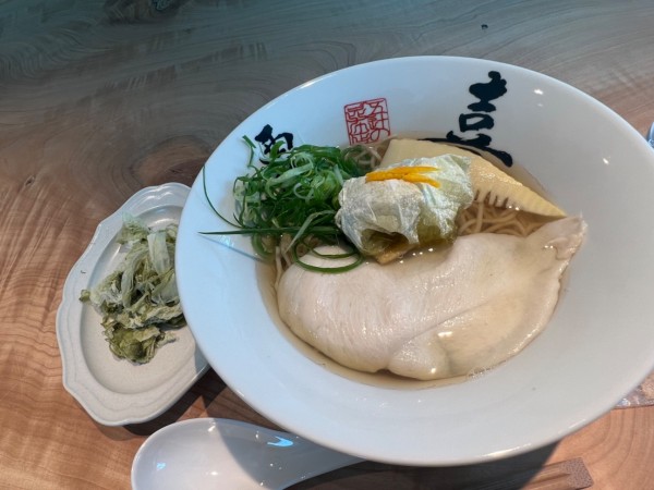 「昆布らぁめん＋昆布の佃煮ミニおむすび（1152＋0円）」@昆布と麺 喜一の写真