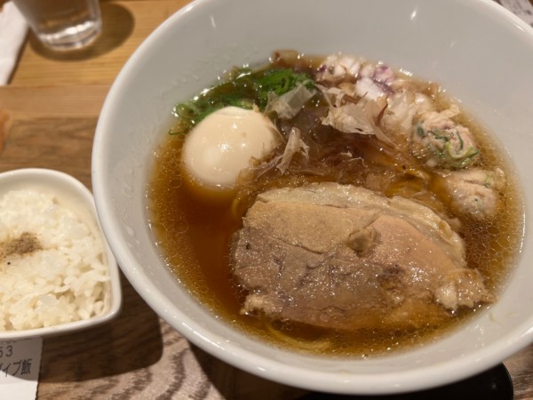 「鮪節ラーメン全部のせ+ダイブ飯(980+50円)」@鶏と鮪節 麺屋 勝時の写真
