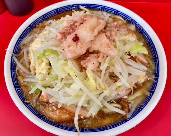 「大豚入り(豚4枚) ニンニクヤサイアブラ」@ラーメン二郎 生田駅前店の写真