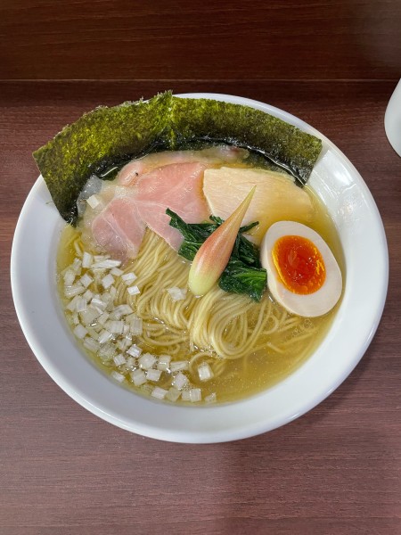 「上中華　平子と背黒煮干　貝塩(1090円)」@メヂカそば 吟魚の写真