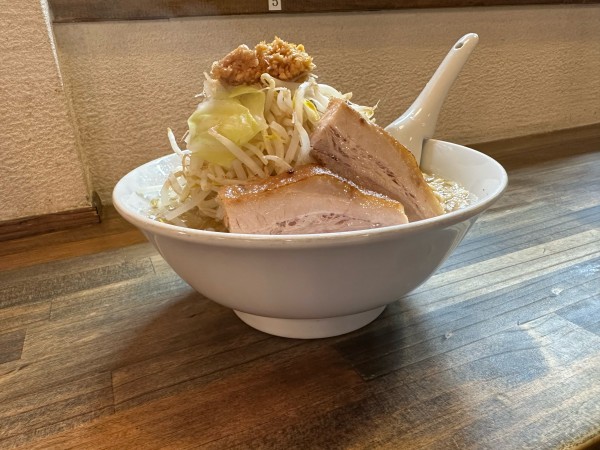 「山盛り承太郎ラーメン（並盛・300g）920円→500円」@麺屋 承太郎の写真