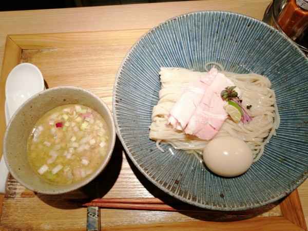 「鰹昆布水つけそば+濃厚味玉」@おダシと銀しゃり 中華そば二兎の写真