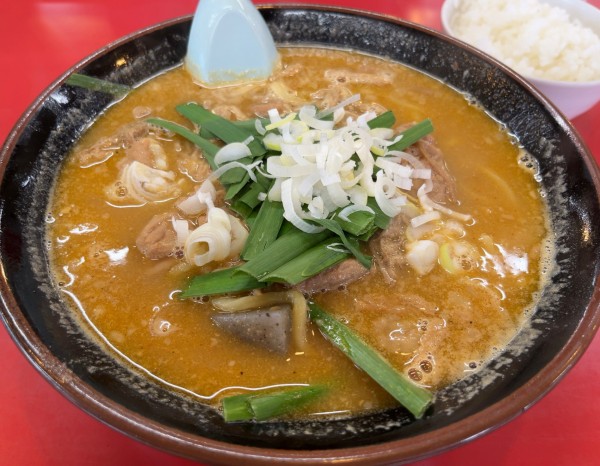 「もつラーメン　ライスセット」@かっちゃんらーめん 麺屋○勝の写真