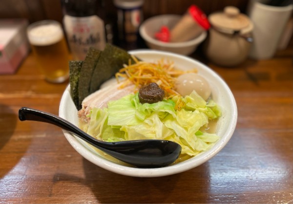 「熟成練り醤油らーめん（大盛り）¥850、具沢山¥200」@『   』（無銘）の写真