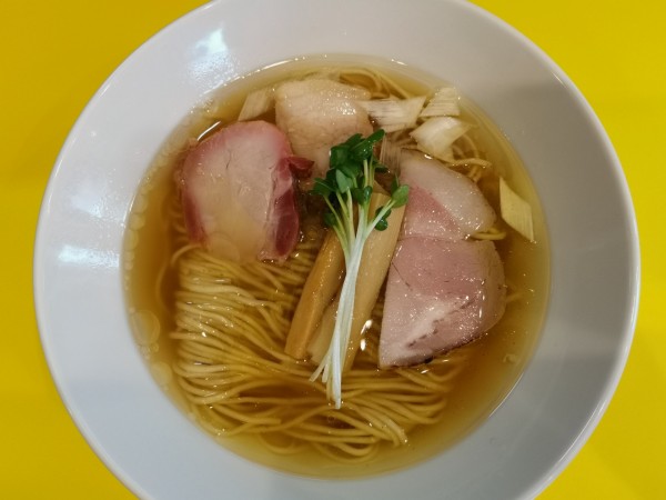 「白醤油ラーメン」@ラーメン ニュー松戸の写真