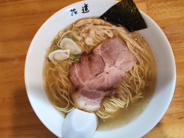 「地鶏塩らーめん」@地鶏らーめん 花道の写真