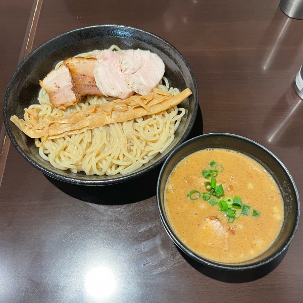 「濃厚つけ麺+ミックスチャーシュー+麻婆鶏丼」@中華そば 輝羅の写真