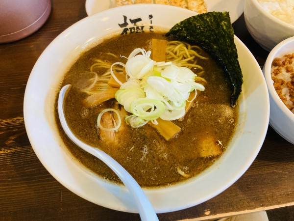 「きわみちゃんらーめん(細麺)＋ランチAセット＋そぼろごはん」@ラーメン堂 極の写真