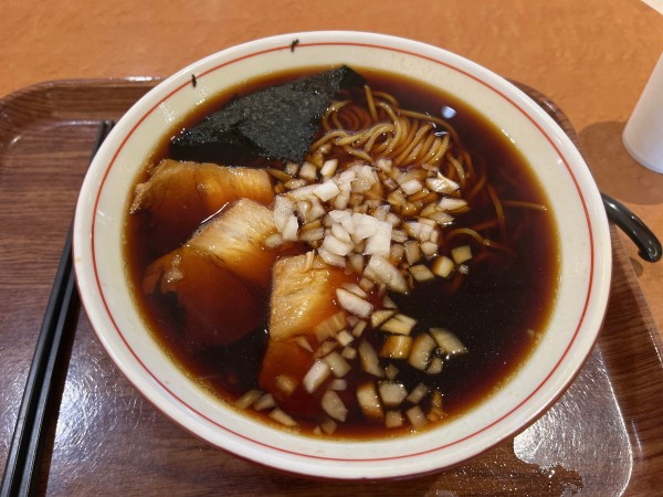 「竹岡式醤油ラーメン　869円」@下総タンタンメン 白浜軒の写真
