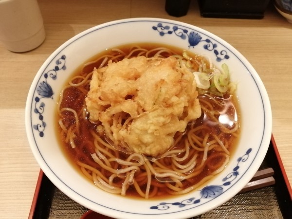 「海鮮かき揚げ　温そば　　690円」@SOBA DINING 凛や 大手町店の写真