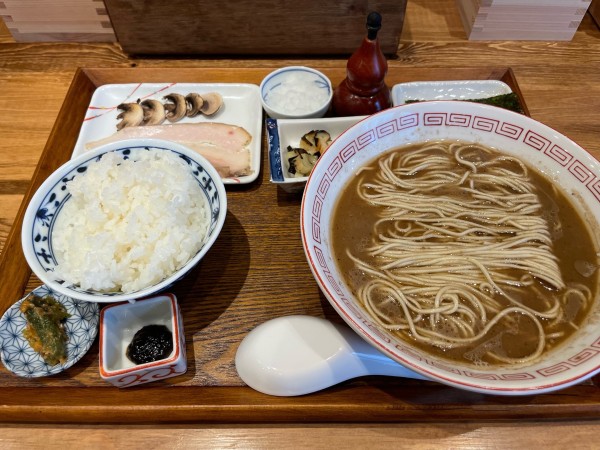 「マッシュルーム定食」@炭火焼濃厚中華そば 大覇道の写真