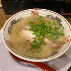 ラーメン小(605円)