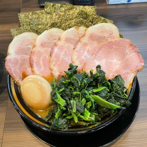 「王道のラーメン+ライス  ￥1300+￥150」@家系ラーメン がくの写真