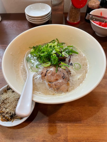 「博多豚骨ラーメン」@幸心堂の写真