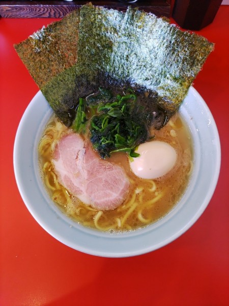 「らーめん(並)+味玉」@横浜家系らーめん たま家の写真