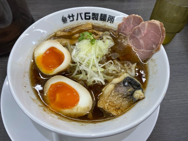 「特製サバ醤油ラーメン1,030円」@サバ6製麺所 藤沢柄沢店の写真
