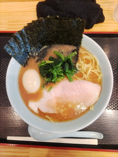 「ラーメン(並)+味玉+のり」@ラーメン見田家の写真