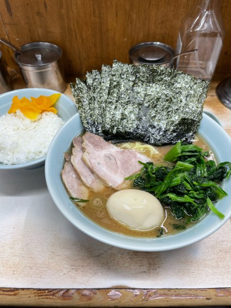 「志木盛ラーメン並」@横浜ラーメン 武蔵家 志木店の写真
