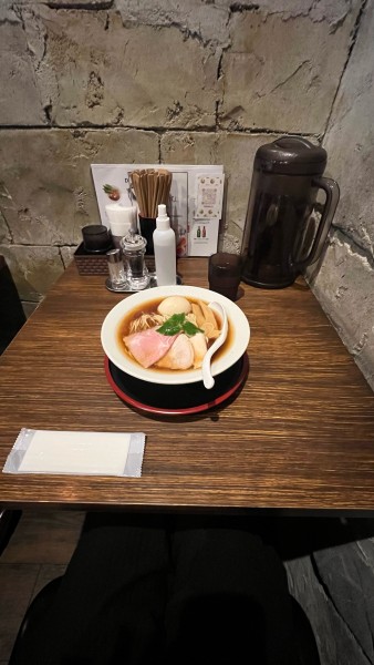 「熟玉のせ飛魚だし醤油そば」@だし廊 -DASHIRO-の写真