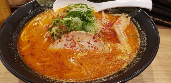 「辛味噌ラーメン＋海苔」@威風 三田店の写真