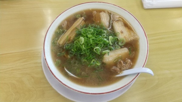 「デラックス（しょうゆ）850円」@大ちゃんラーメン 鳥取店の写真