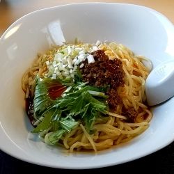汁なし担々麺