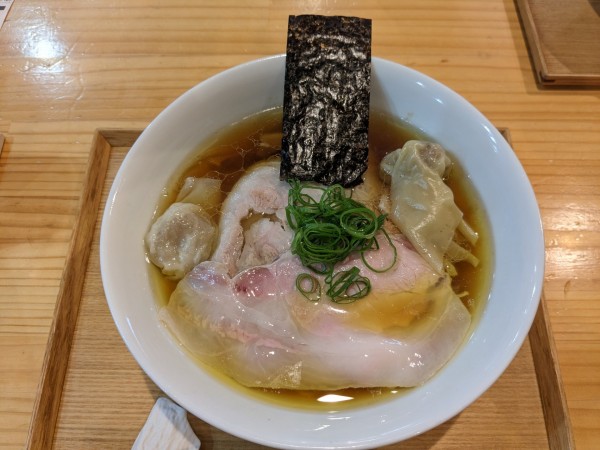 「わんたん入り醤油チャーシュー麺2500円」@飯田商店 湯河原本店の写真