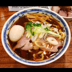 アベの熟成醤油そば（味玉トッピング）