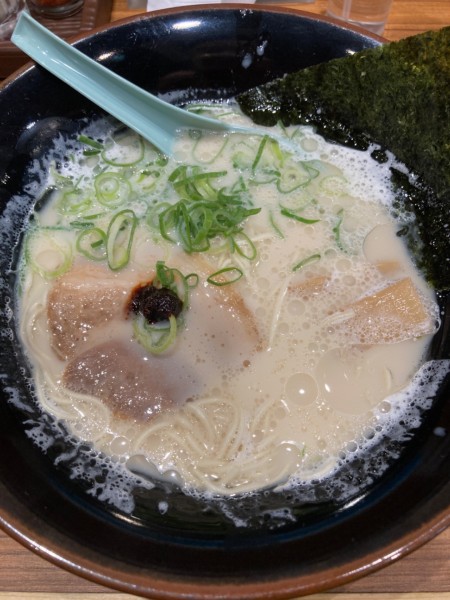「豚骨ラーメン」@横浜家系ラーメン 壱角家 渋谷道玄坂店の写真