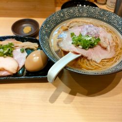 特製金目鯛塩そば+炙り肉丼 1390円