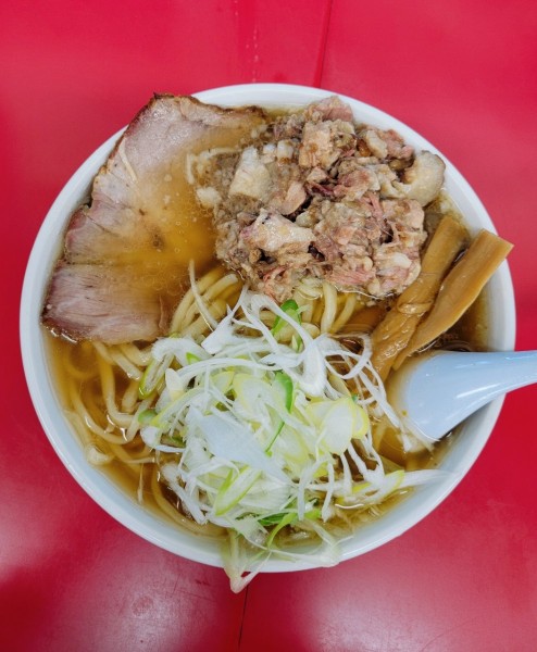 「ラーメン + 魅惑の肉脂増 + ネギ増し」@一品香 小山の写真