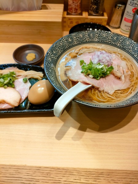 「特製金目鯛塩そば+炙り肉丼 1390円」@鴨と上州地鶏 中華そば 鷹の写真