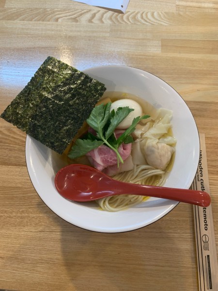 「中華そば(松) 白醤油」@自家製麺 くろ松の写真