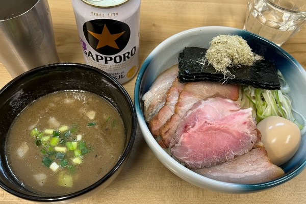 「特製豚骨地鶏魚介つけ麺+のり+とろろ昆布+ビール」@麺処 有彩の写真