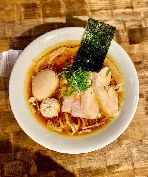 「特級「黒さつま鶏」醤油」@特級鶏蕎麦 龍介 PLAY atre TSUCHIURA店の写真