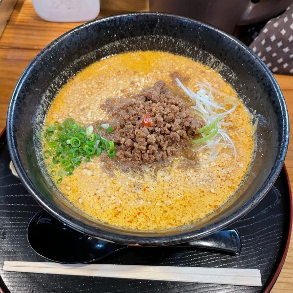 「坦々麺+豆でっぽう餃子  ￥900 +￥320」@豆でっぽうの写真