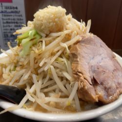 ともらーめん・ニンニクマシ900円