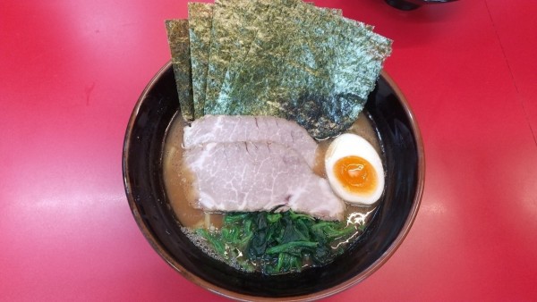 「特選ラーメン(並)」@横浜ラーメン 山本家の写真