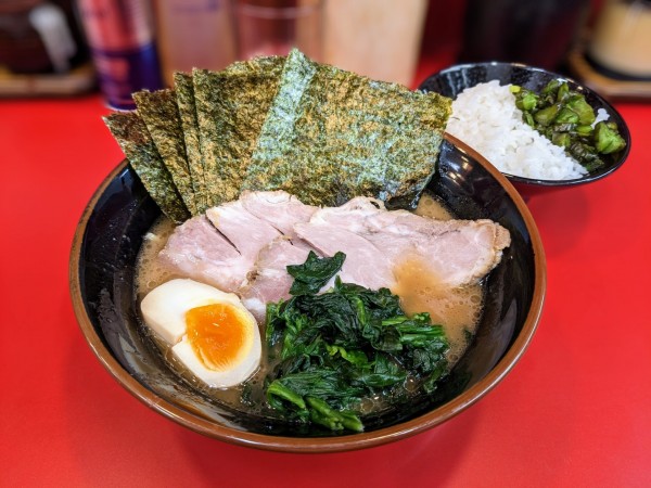 「特撰ラーメン」@横浜ラーメン 山本家の写真